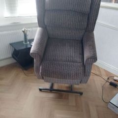 Electric rise and recline armchair