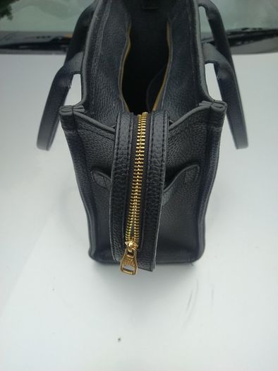 Handbag tote style
