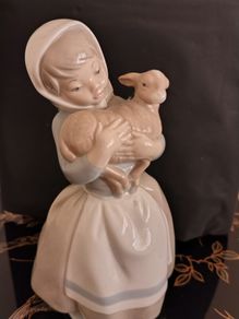Vintage Nao by Lladro.  Girl with Lamb