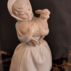 Vintage Nao by Lladro.  Girl with Lamb