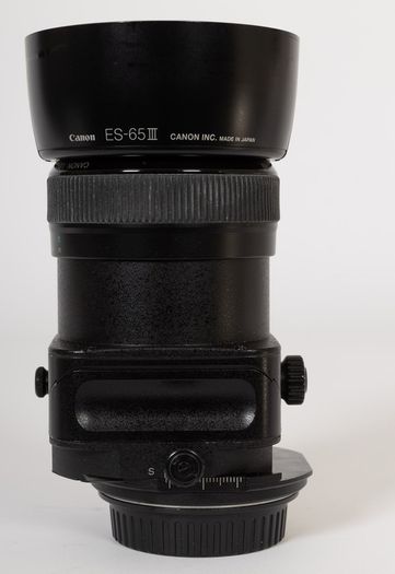Canon TS-E 90mm f/2.8 Tilt-Shift Lens with Extender EF 1.4x III