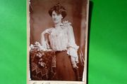 antique photo of a young woman by Lauder brothers of Sackville Street Dublin