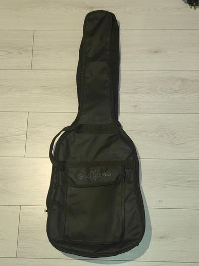 Electric guitar with amp and gigbag