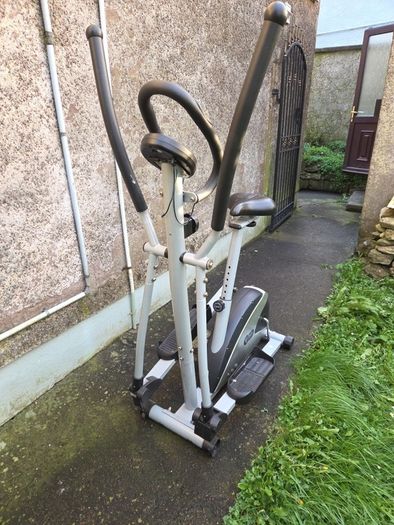 Cross Trainer