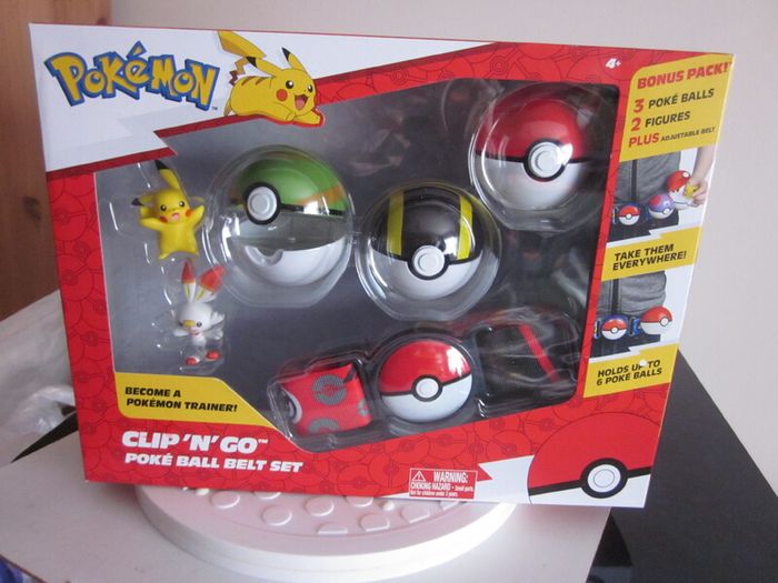 New Pokemon Clip N Go Belt Set
