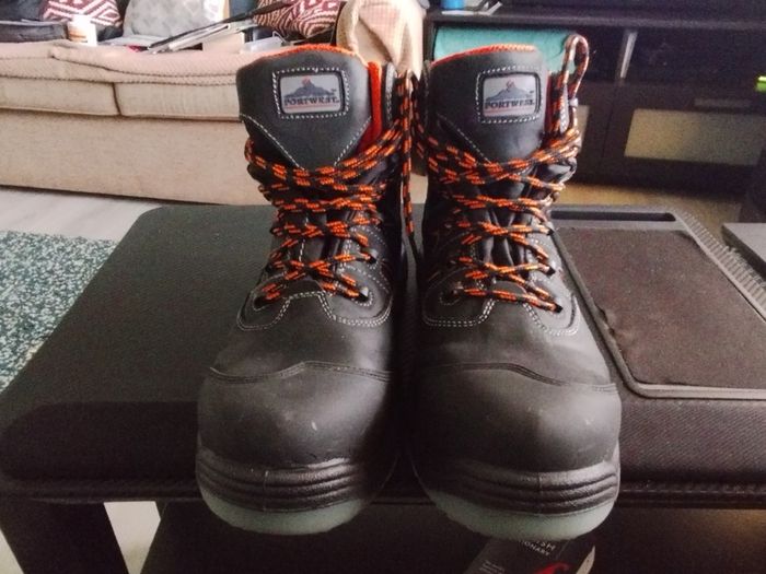 Portwest safety boots