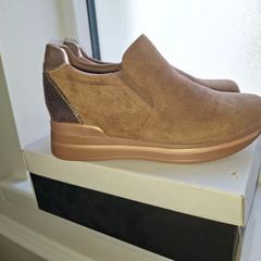 Suede shoes size 7