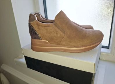 Suede shoes size 7