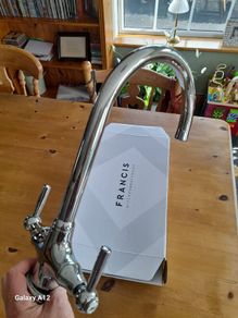 Kitchen mixer tap