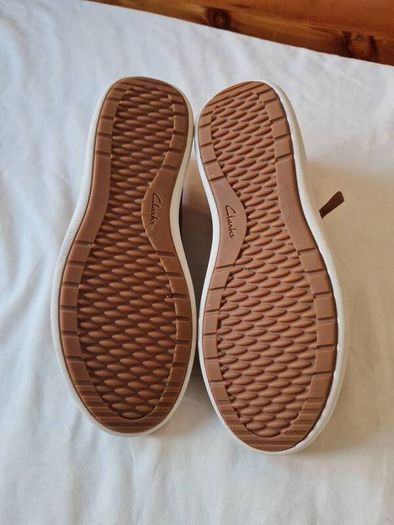 Clarks nallie Rose gold size 6D eu 39 leather Zip and lace closure In excellent condition