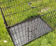 Large Folding Metal Dog Crate / Pet Cage (75cm x 55cm)