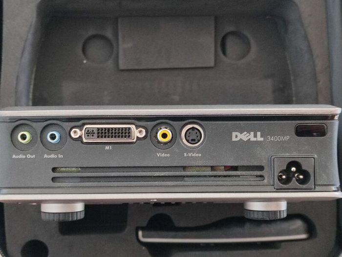 Dell DLP projector with carry case