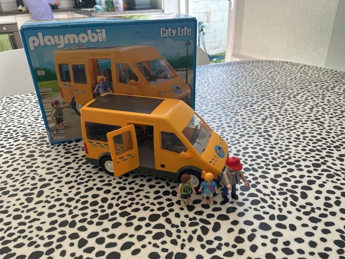 Playmobil city life school bus