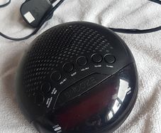 Digital alarm clock radio