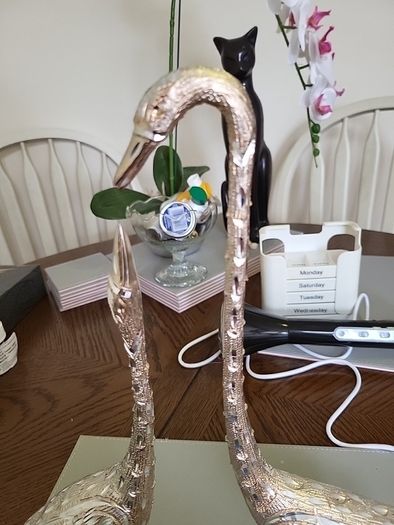 Loving Swan pair metal
