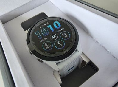 Garmin Forerunner 265 GPS Watch