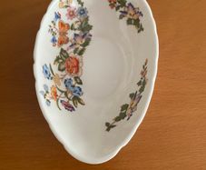 Aynsley cottage  garden advacado serving dish