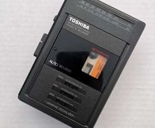 TOSHIBA KT-4059 Walkman Cassette Player