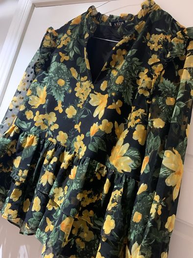 floral blouse