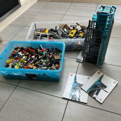 Massive job lot of loose Lego parts and partially complete sets