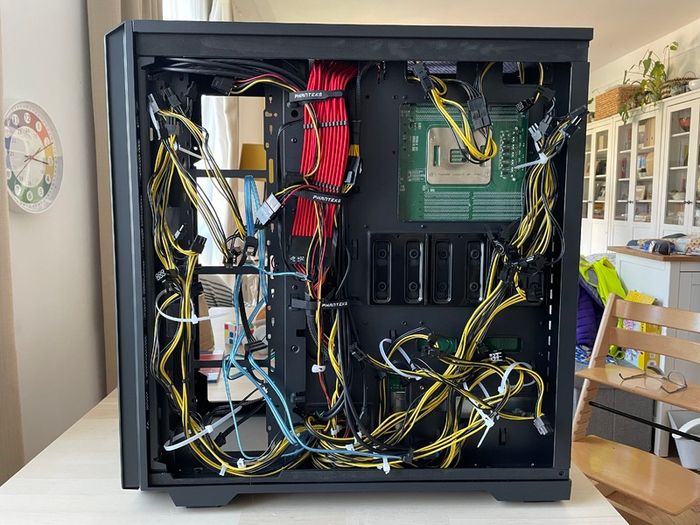 High Performance Server Chassis (Ready for GPUs & HDDs)