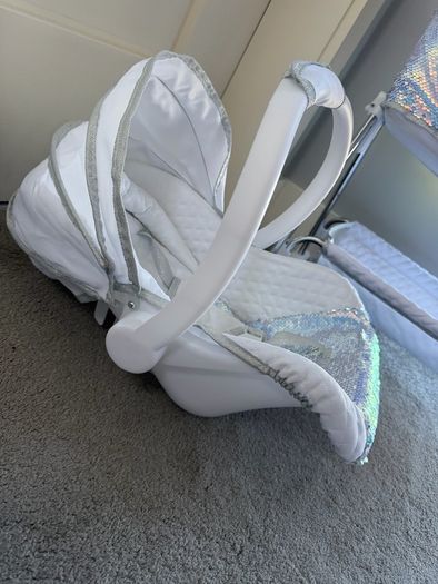 Dolls Car Seat & Bedside Crib
