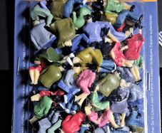 Seated figures for an O-gauge model railway (New)