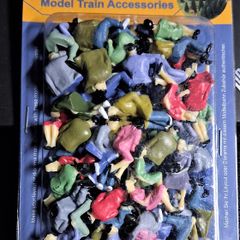 Seated figures for an O-gauge model railway (New)