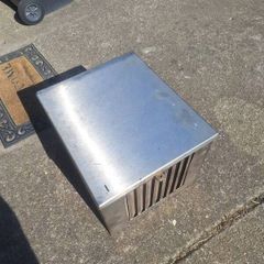 Generator box with padlock capability and 3000 watt invertor