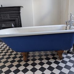 Cast iron bath