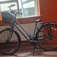 Ladies Hybrid Bike