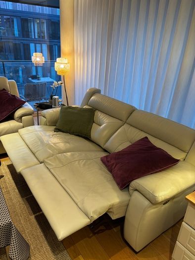 Leather reclinable couch