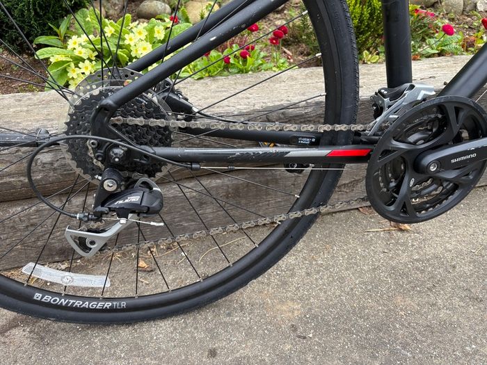 Light, fast and nimble: Trek FX 3 (size small)