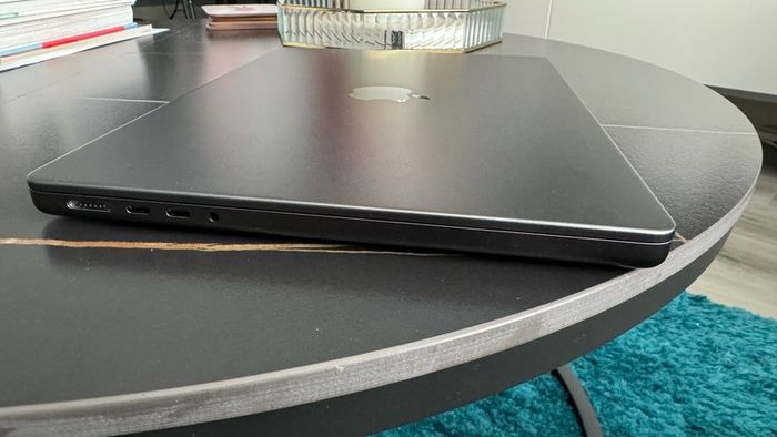 Mac Book Pro 14" M3/ 18 GB Ram/ 500GB Storage