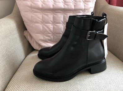 Brand New with Tags Black ankle boots 4 37