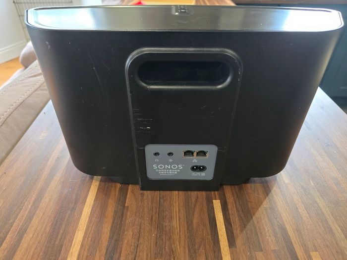 Sonos Speakers  2  Play 1 and 2  Play 5