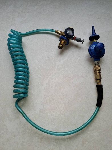 Balloon gas extension valve