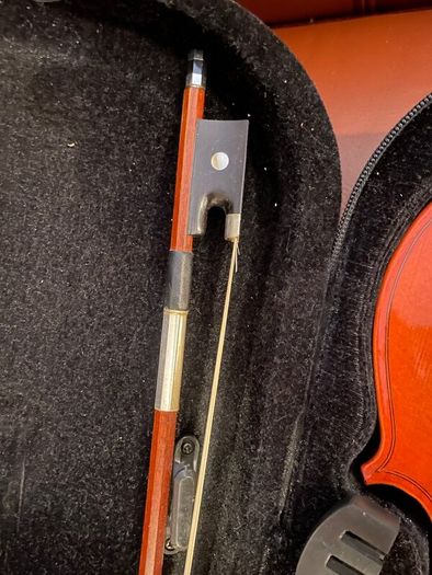 Full size violin / fiddle w/ bow, case, rosin