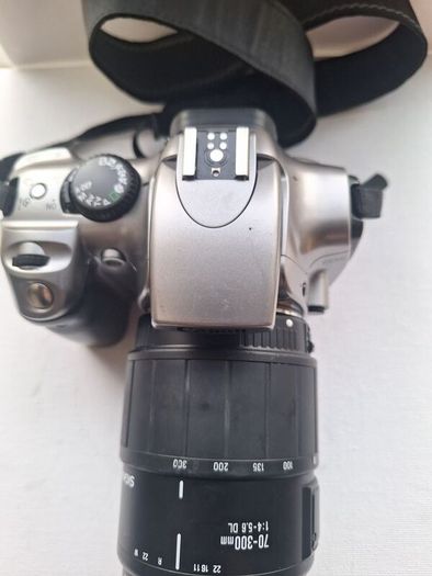 Canon EOS 300D digital SLR camera