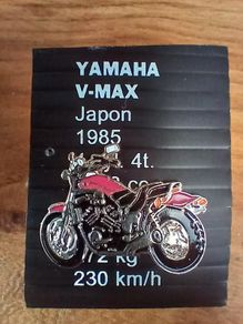 Yamaha V-Max 1985 badge