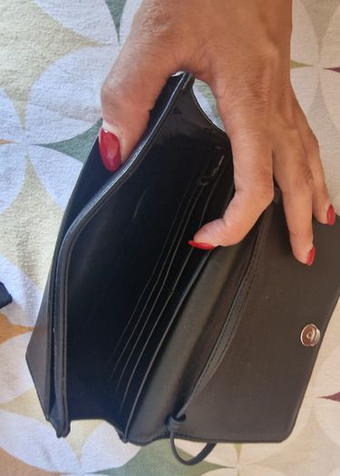 DKNY crossbody wallet bag