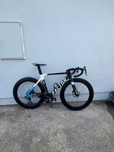 Factor One road bike 52cm