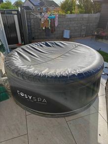 cozy spa hottub