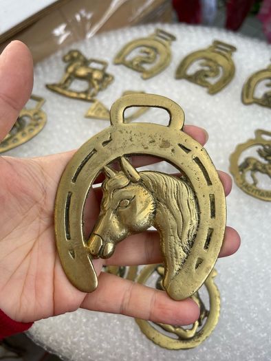 10 antique vintage horse brass