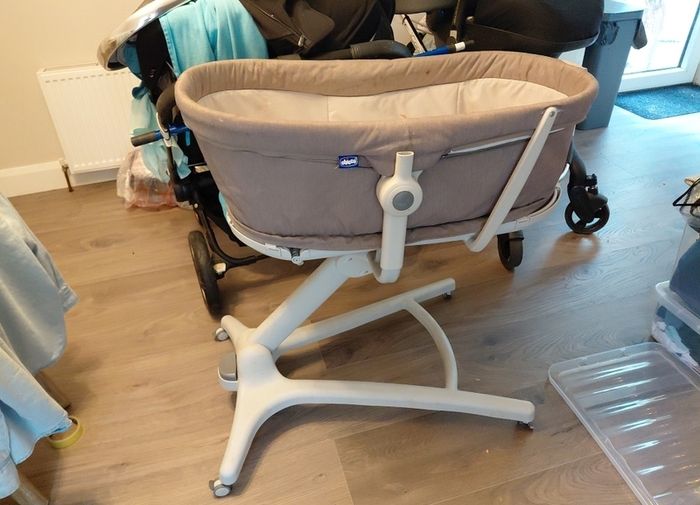 Chicco Hug 4 in 1