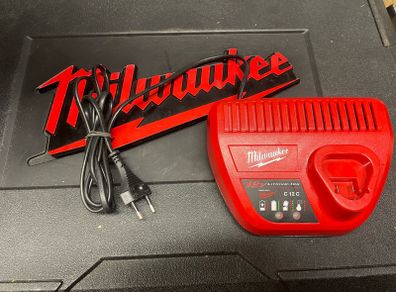 Milwaukee Battery charger M12