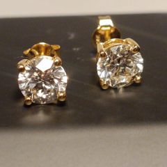 Beautiful 1 carat Diamond Solitaire 14ct Yellow Gold Earrings (Bargain Price)