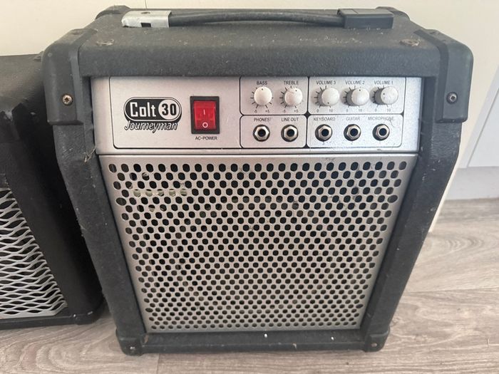 Carlsboro Colt 30 & Volcano GL20B Practice Amplifiers   Fully Working