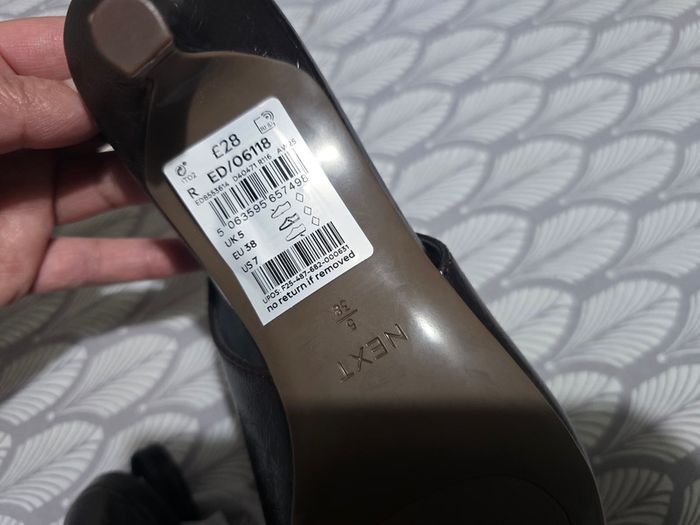 Ladies shoes