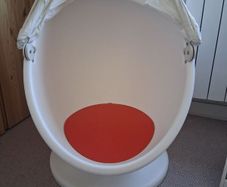 Ikea egg chair kids (ps lomsk)